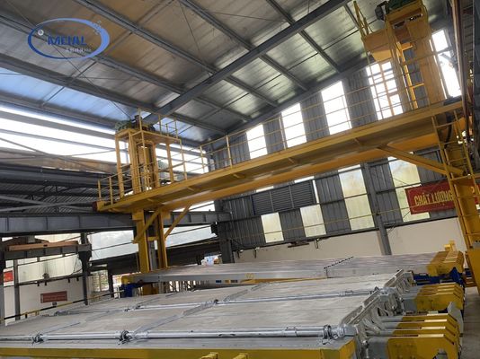 Anodiseringslijn voor oppervlaktebehandeling van aluminiumprofielen met een capaciteit van 12000 T/jaar