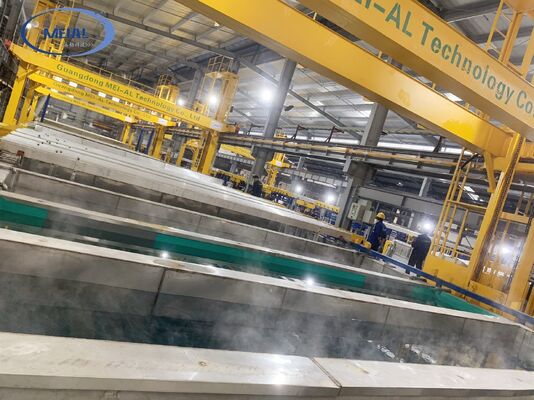 Goede prijs Manuele horizontale U-modus anodiseringsproductielijn met 200 T/maand Capaciteit 6500 mm Maximale profiellengte en 8-12 μm filmdikte online