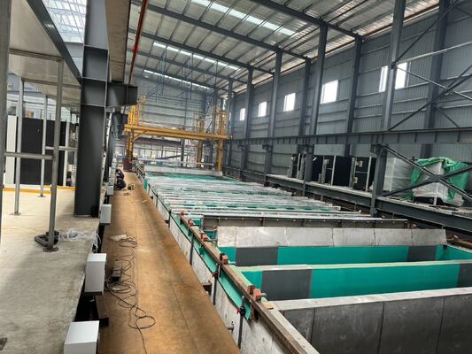 Goede prijs 1000 T/maand Handmatige Anodiseerproductielijn met 6500 mm Maximale Profiellengte en 8-12 µm Filmdikte online