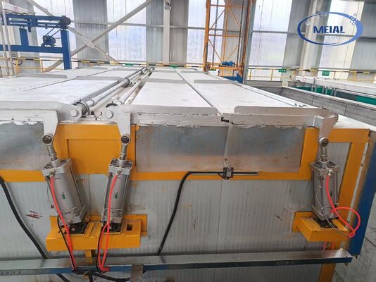 Goede prijs Aanpassing en flexibiliteit Geautomatiseerde anodiseringslijn met een filmdikte van 8-12 μm voor aluminiumprofielen van 6500 mm online